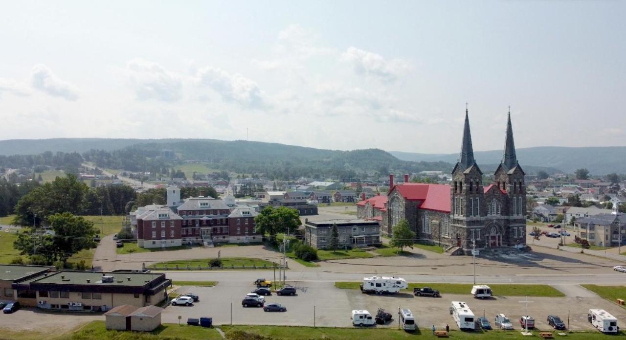 Le Couvent Apartman Sainte Anne-des-Chênes Kültér fotó