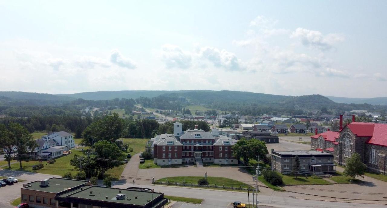 Le Couvent Apartman Sainte Anne-des-Chênes Kültér fotó